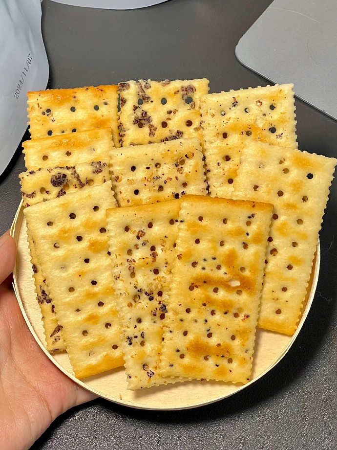 黑松露火腿苏打饼干 9元 - 86线报