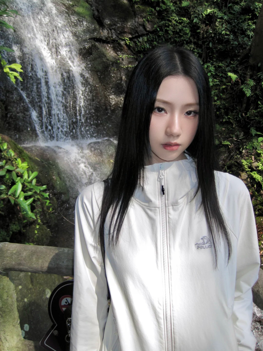 伯希和硬壳冲锋衣 269元 - 86线报