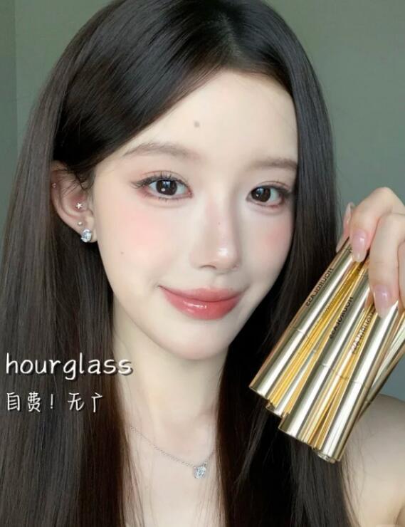 HOURGLASS小金管固体唇蜜 230.8元 - 86线报 HOURGLASS小金管固体唇蜜 230.8元 - 86线报