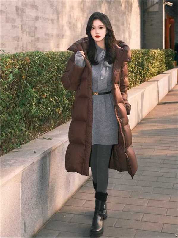 波司登长款羽绒服 747元 - 86线报