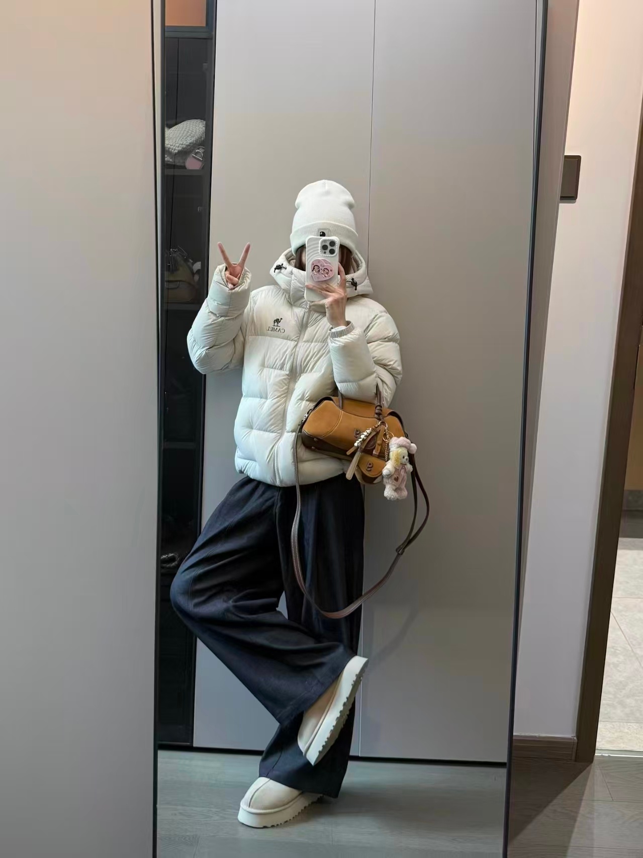 骆驼臻金city羽绒服 281元 - 86线报