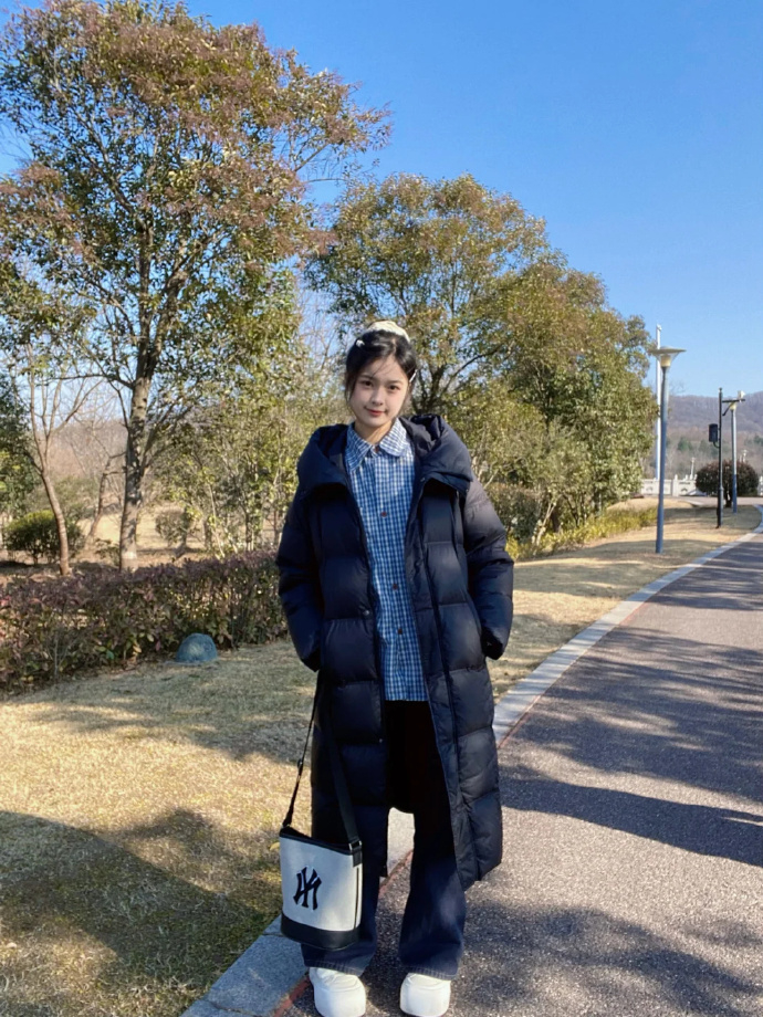 森马长款羽绒服 280元 - 清风线报