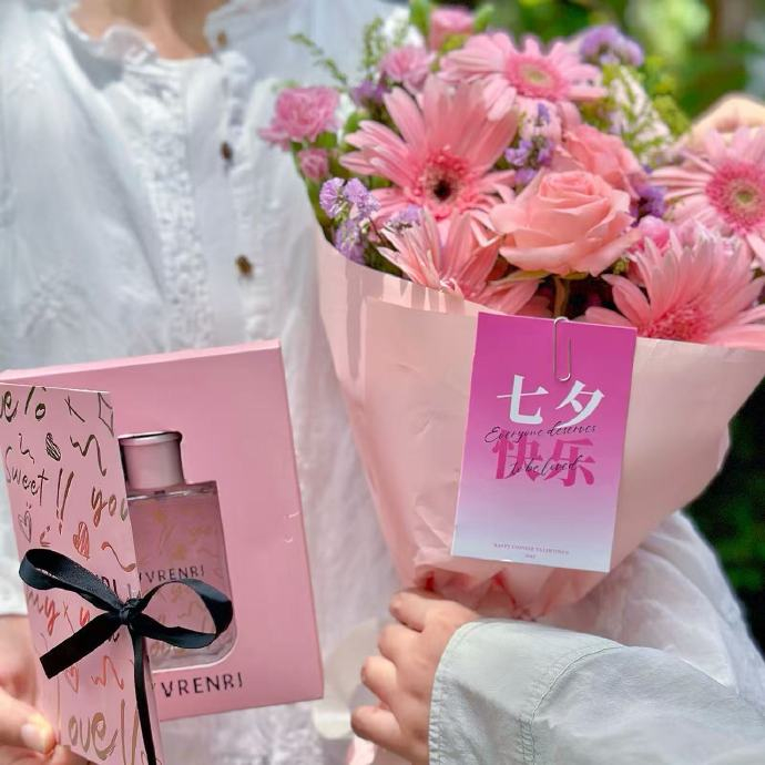 红色系混合花束 0.9元，粉色系混合花束 0.9元，11枝红玫瑰花束 0.9元 - 86线报
