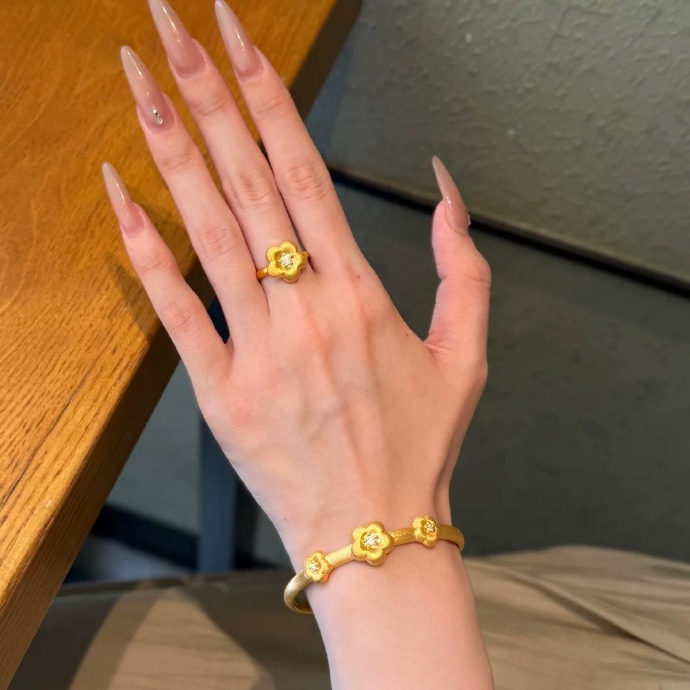 看评论 抽1个宝送有钱花戒指💍 ​​​ - 86线报