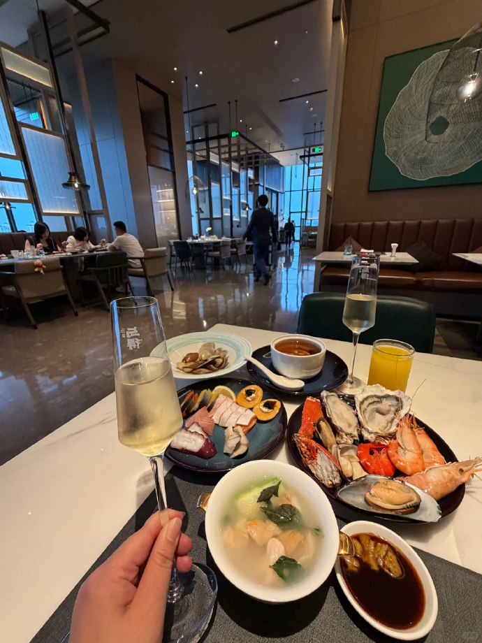 希尔顿酒店通兑 204元，万豪集团酒店通兑劵 299元，万豪集团酒店2晚通兑劵 588元 - 86线报