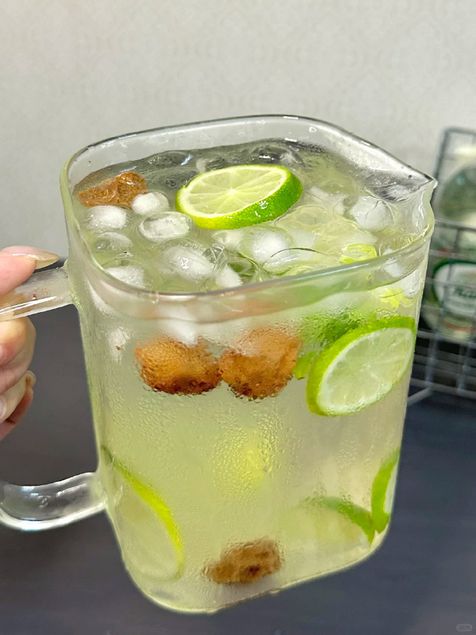 轻上100%椰子水245ml 3.3元/瓶 - 86线报