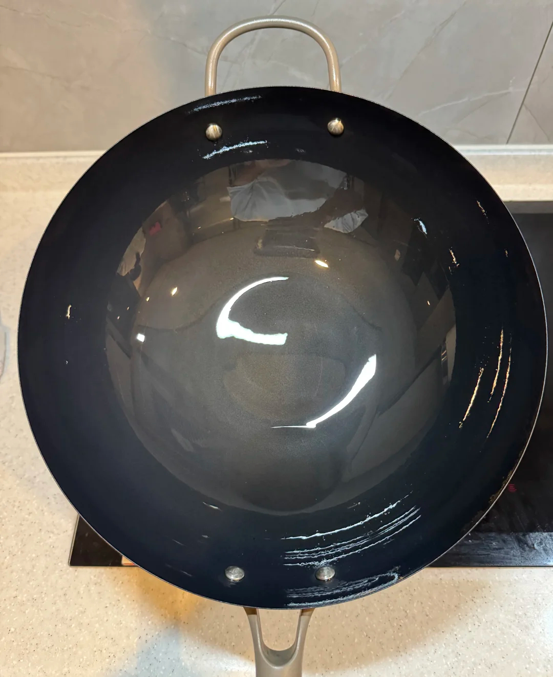 京喜自营家用加厚铁锅32cm 19.9元，京喜自营家用加厚铁锅34cm 25.9元 - 86线报
