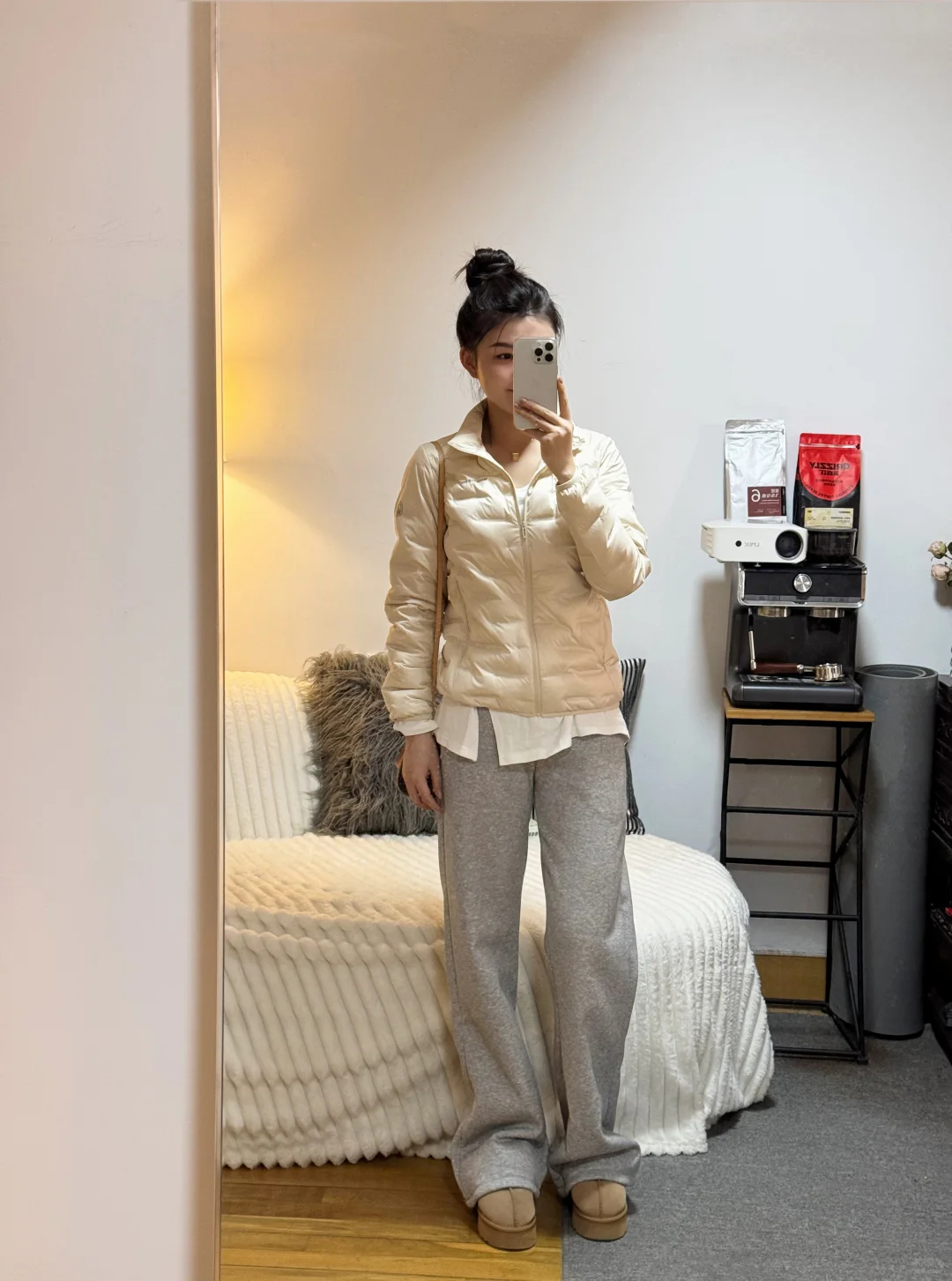 波司登云感鹅绒服 189元 - 86线报
