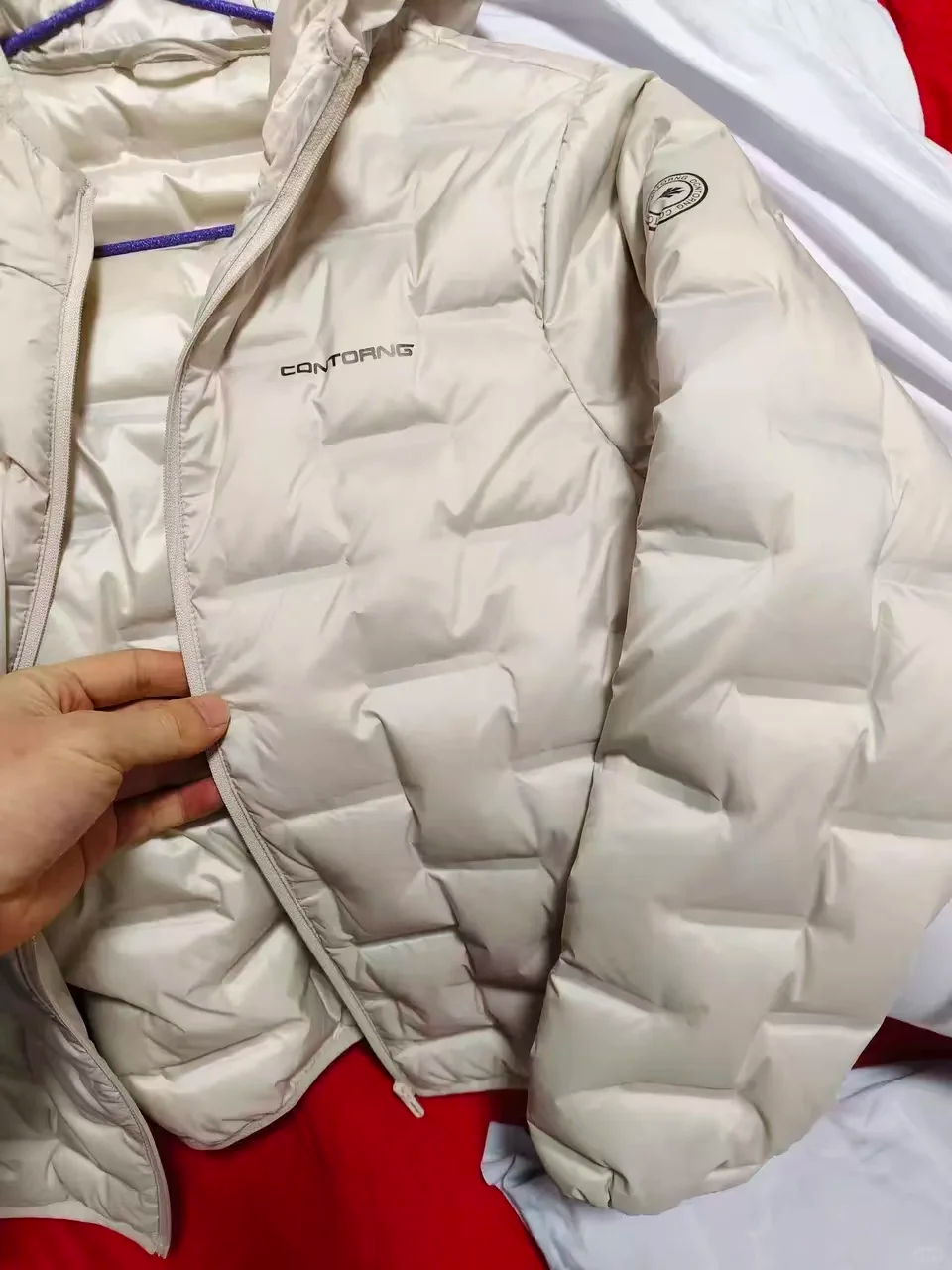 鸭鸭轻薄连帽羽绒服 85元 - 86线报