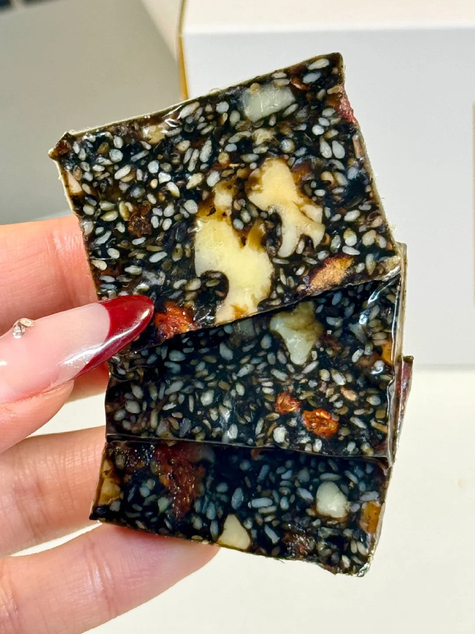 良品铺子阿胶固元糕礼盒500g 29.9元 - 线报酷