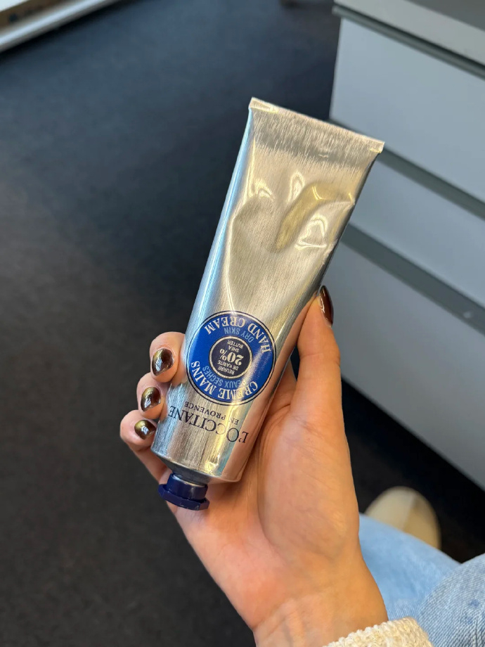 欧舒丹樱花乳木果护手霜150ml 122元 - 折送网 欧舒丹樱花乳木果护手霜150ml 122元 - 折送网