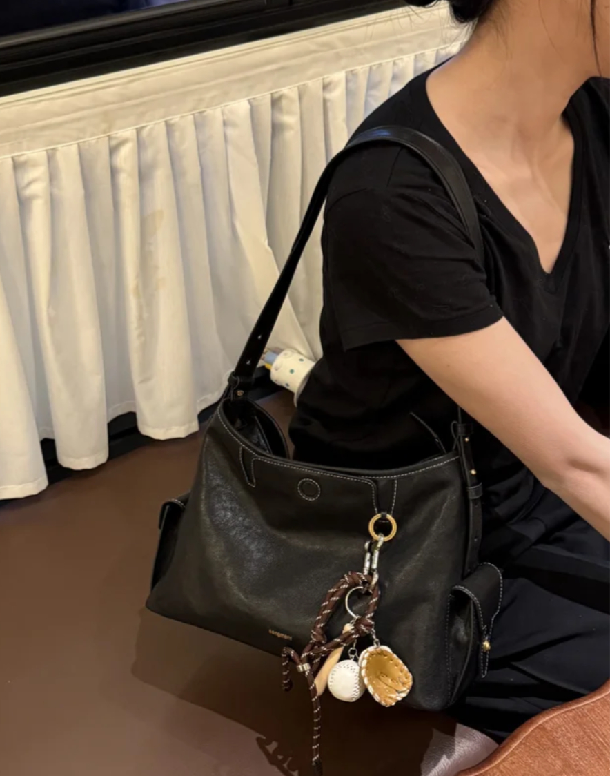 山下有松循迹hobo包 1595元 - 86线报