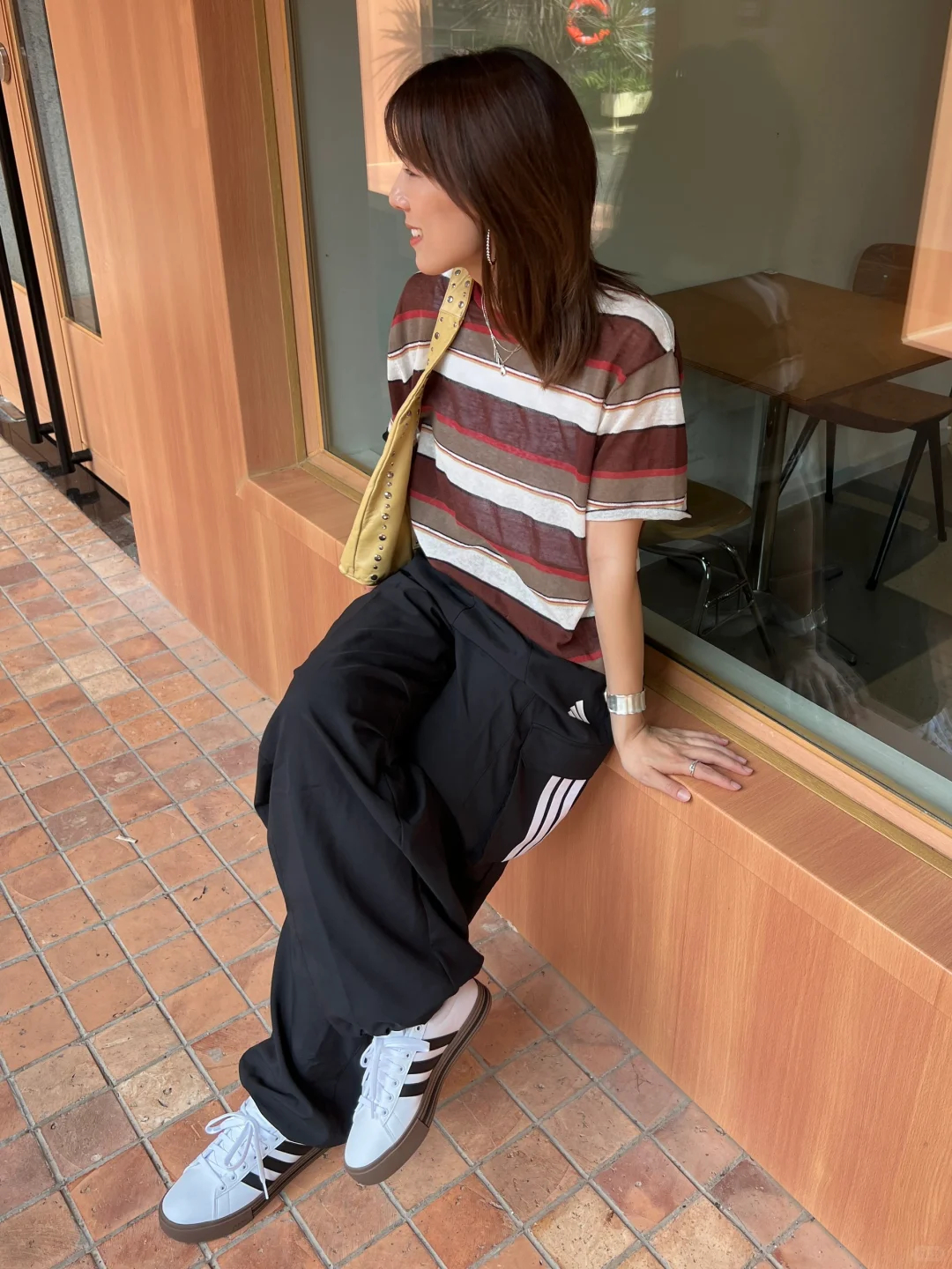 阿迪00S面包鞋新配色 203元，阿迪00S面包鞋新配色 223元 - 美泡泡
