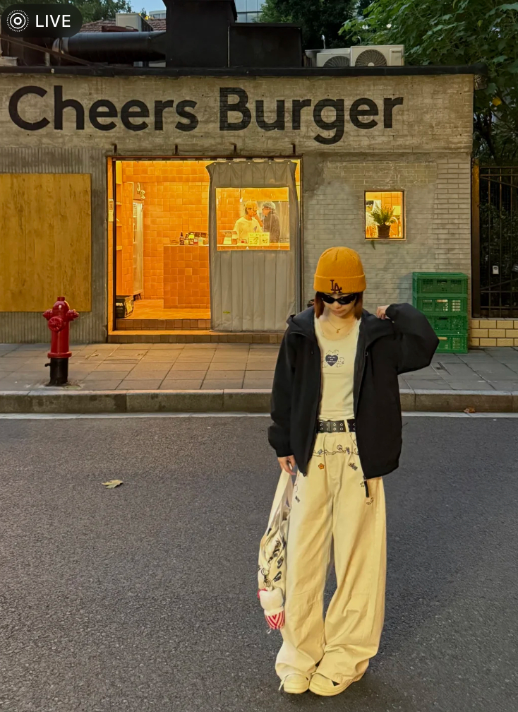 鸭鸭轻壳系列轻羽绒服 114元 - 86线报