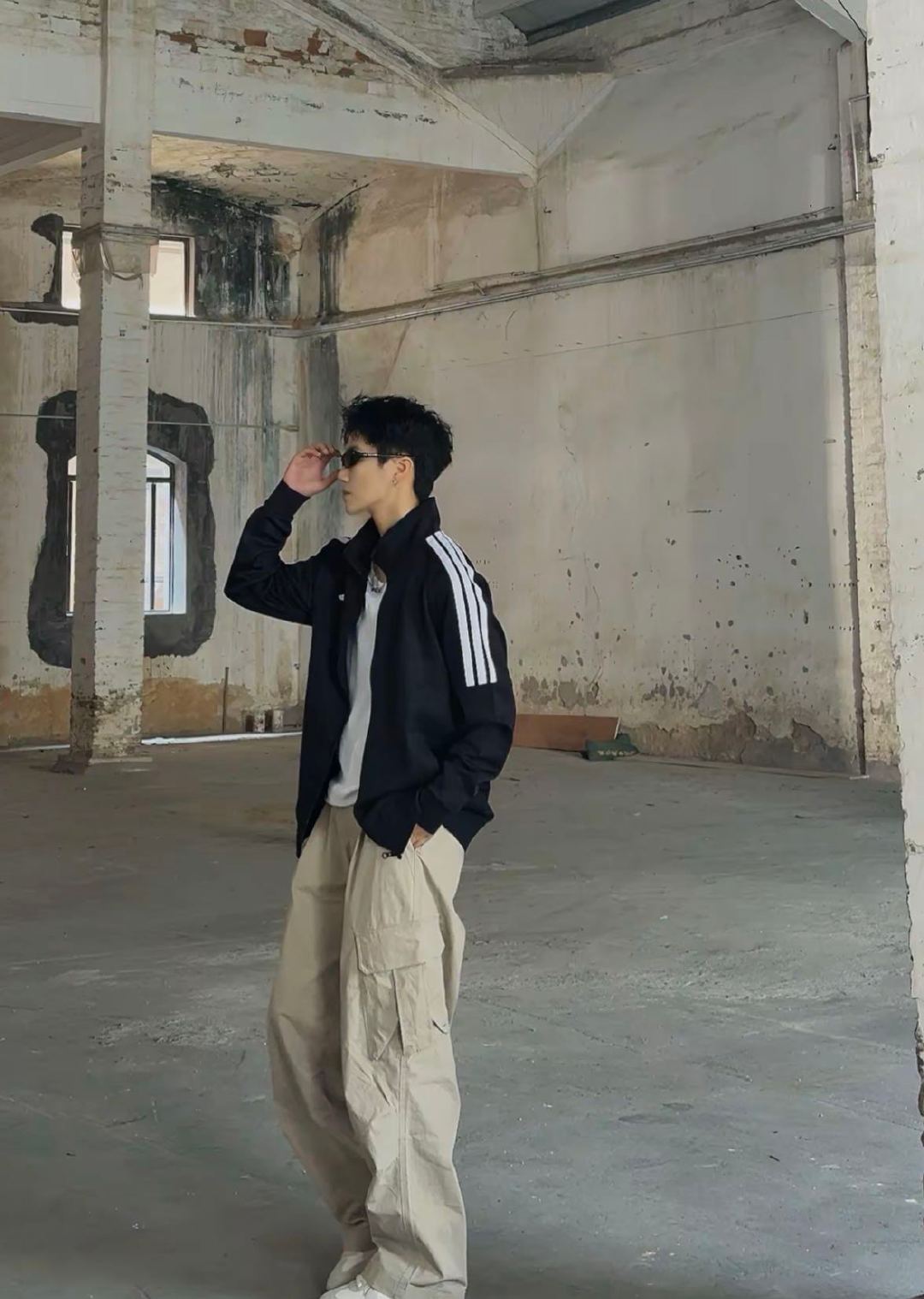 Adidas阿迪达斯夹克外套 175元 - 86线报