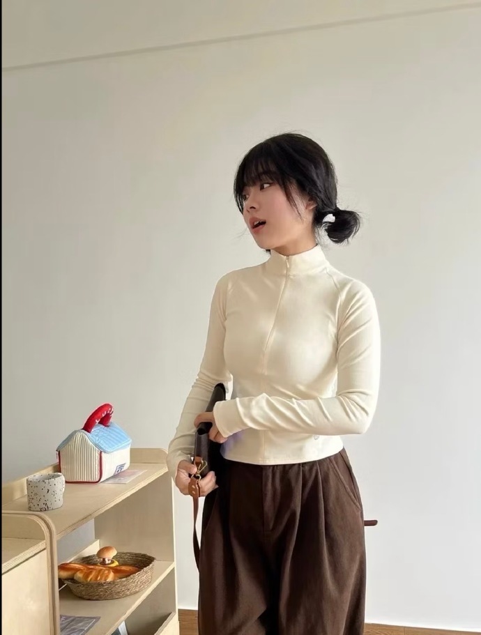 VVC锁温摇粒绒立领半拉链打底衫 78元 - 86线报