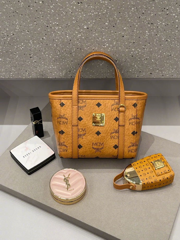 MCM小号托特包菜篮子 2498.5元 - 86线报 MCM小号托特包菜篮子 2498.5元 - 86线报