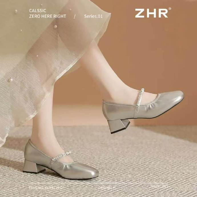 ZHR女复古百搭休闲凉拖 39.9元，ZHR女软底仙女风凉鞋 39.9元 - 86线报
