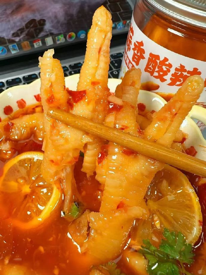 王小卤红油虎皮凤爪225g*2袋 22.9元，王小卤柠檬酸辣去骨凤爪500g*2罐 36.9元 - 86线报