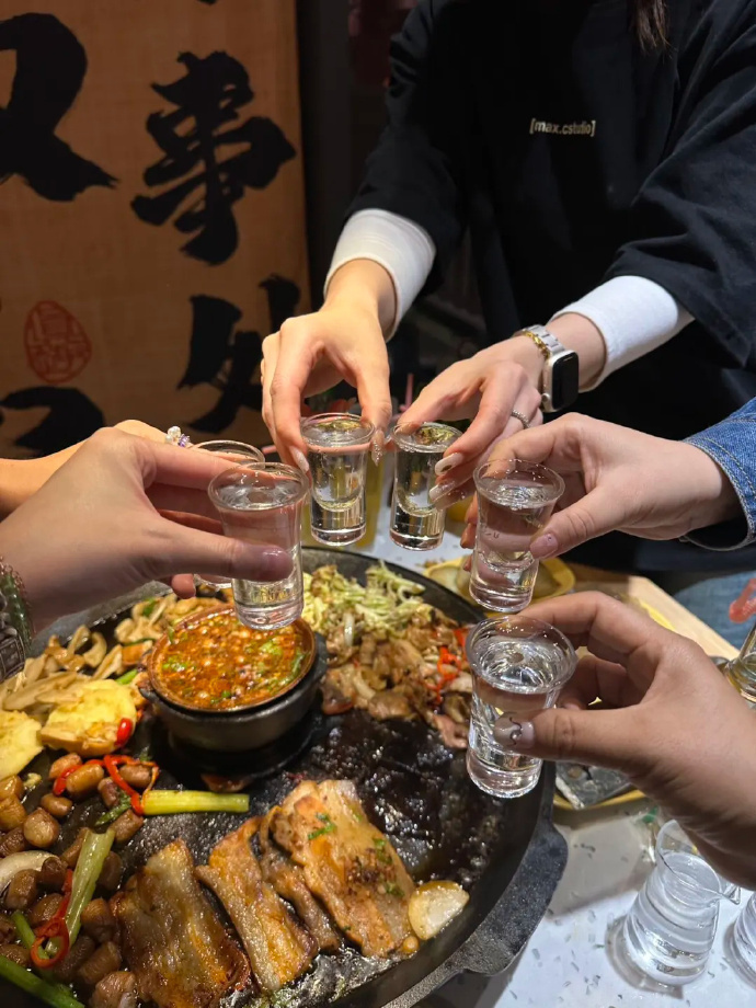 泸州老窖8年窖头曲白酒500ml*6瓶整箱八年窖藏礼盒装 513元 - 折送网 泸州老窖8年窖头曲白酒500ml*6瓶整箱八年窖藏礼盒装 513元 - 折送网