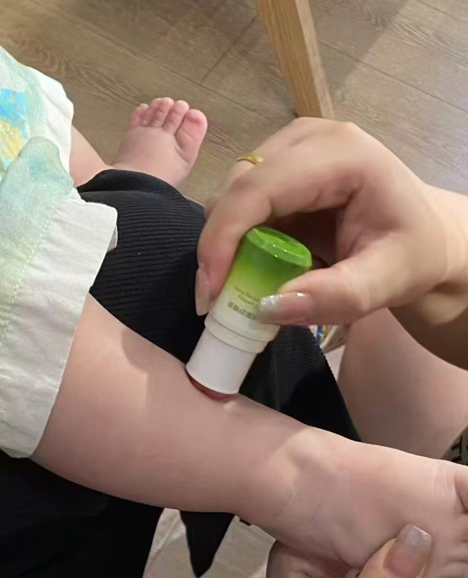 绿鼻子舒缓紫草膏5.2g 16元 - 86线报 绿鼻子舒缓紫草膏5.2g 16元 - 86线报