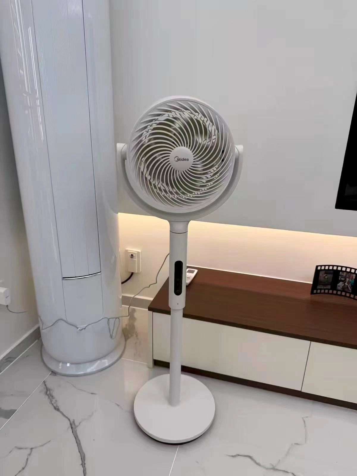 美的家用音静空气循环扇 197元 - 86线报