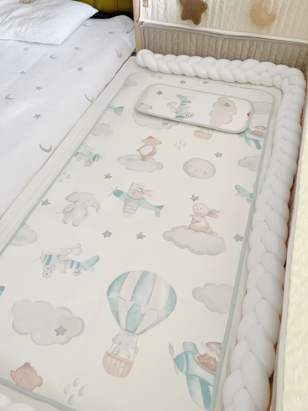 嫚熙婴儿冰丝凉席110*63cm 47.9元，嫚熙冰丝凉席赠云片枕一整套 66.9元 - 86线报