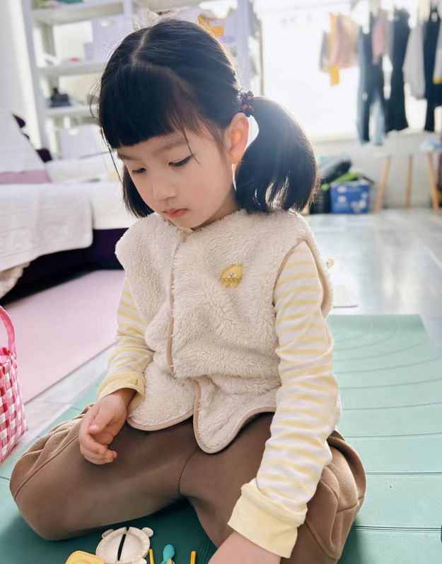 迷你巴拉巴拉男童女童打底背心秋新款儿童宝宝家居毛绒保暖马甲 26.2元 - 86线报