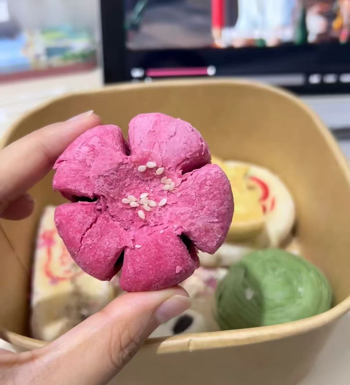 稻香村凤梨酥糕点桃花酥荷花酥特产中式多款点心任选5件 25.75元 - 线报酷 稻香村凤梨酥糕点桃花酥荷花酥特产中式多款点心任选5件 25.75元 - 线报酷