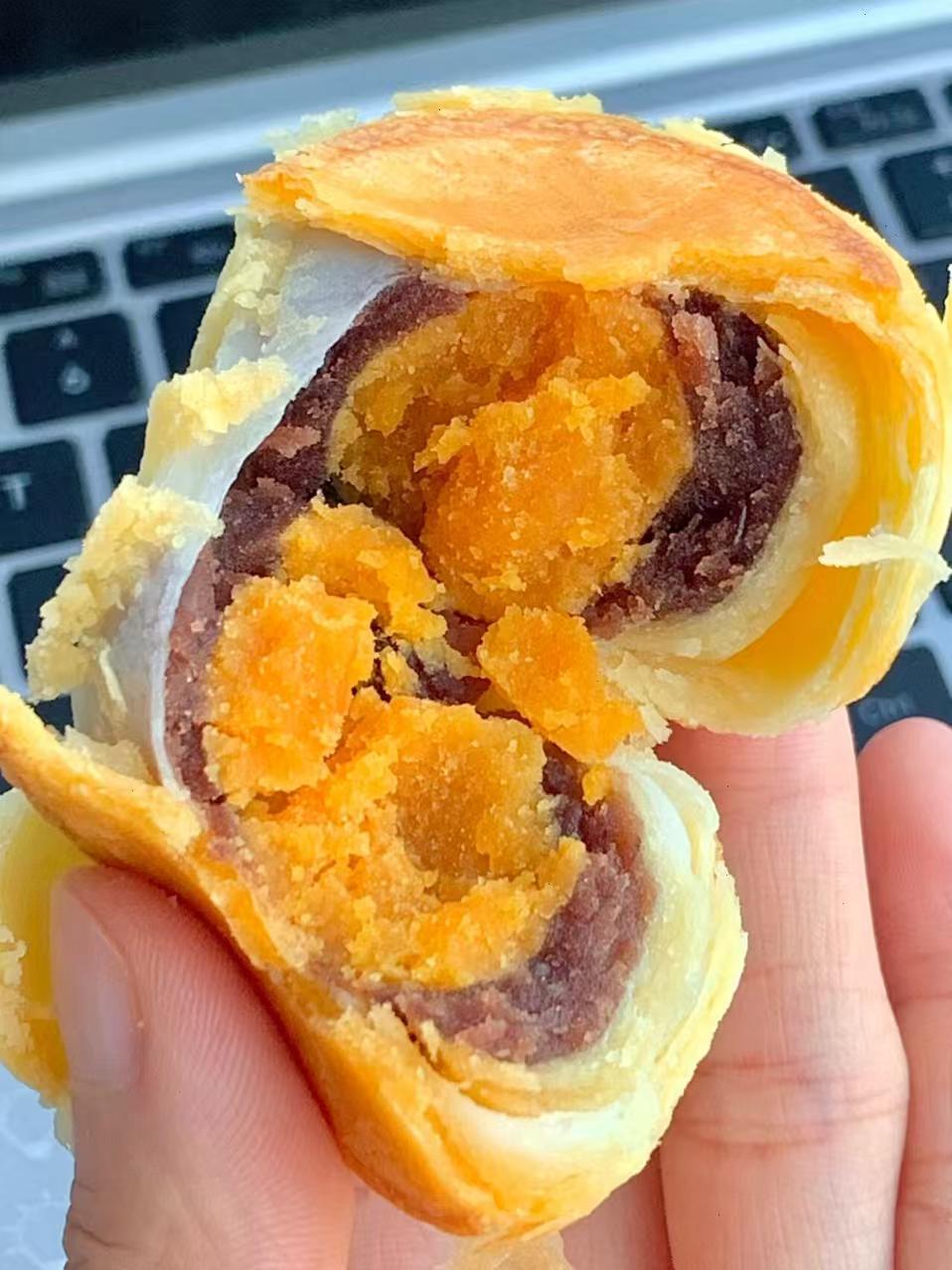 舌里蛋黄酥礼盒装1kg夹心零食糕点 24.9元 - 线报酷
