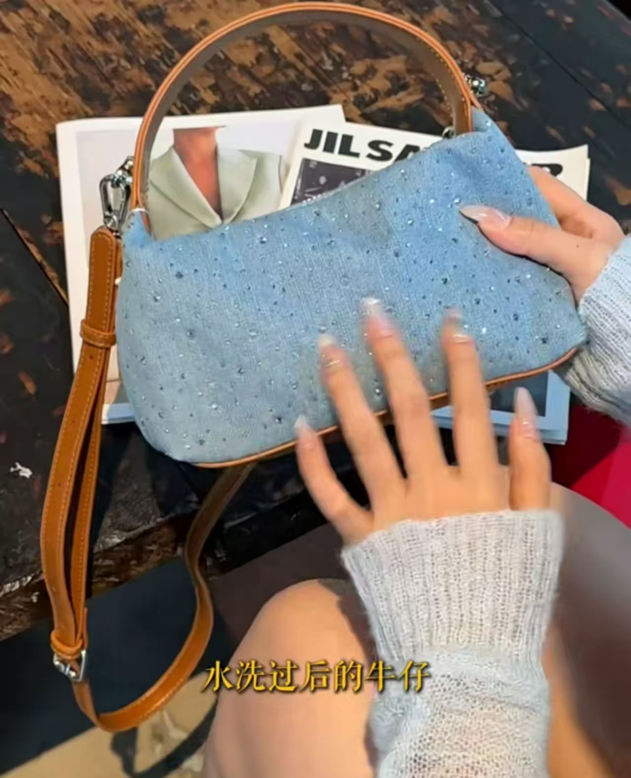 Avia爱威亚通勤女包头层牛皮精致小包水洗牛仔包 86元 - 线报酷 Avia爱威亚通勤女包头层牛皮精致小包水洗牛仔包 86元 - 线报酷
