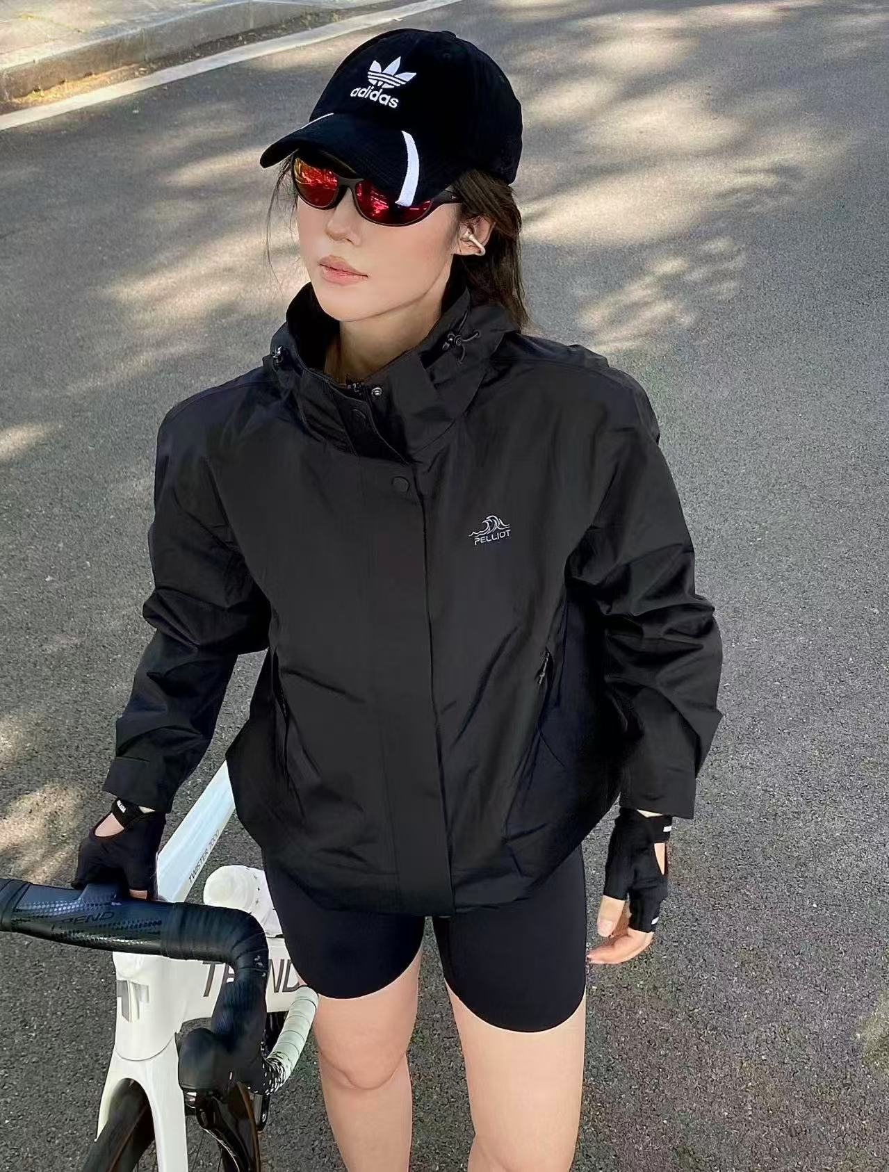 伯希和户外冲锋衣女26新款3L压胶防水防风登山外套男 320元 - 86线报
