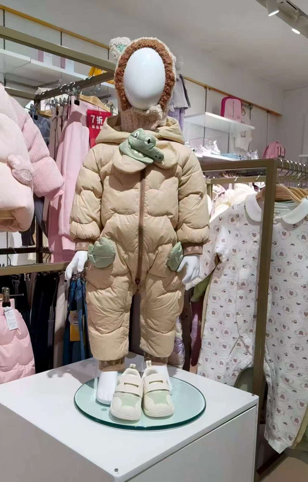 巴拉巴拉婴儿连体衣羽绒服2026冬装 112.1元 - 线报酷 巴拉巴拉婴儿连体衣羽绒服2026冬装 112.1元 - 线报酷
