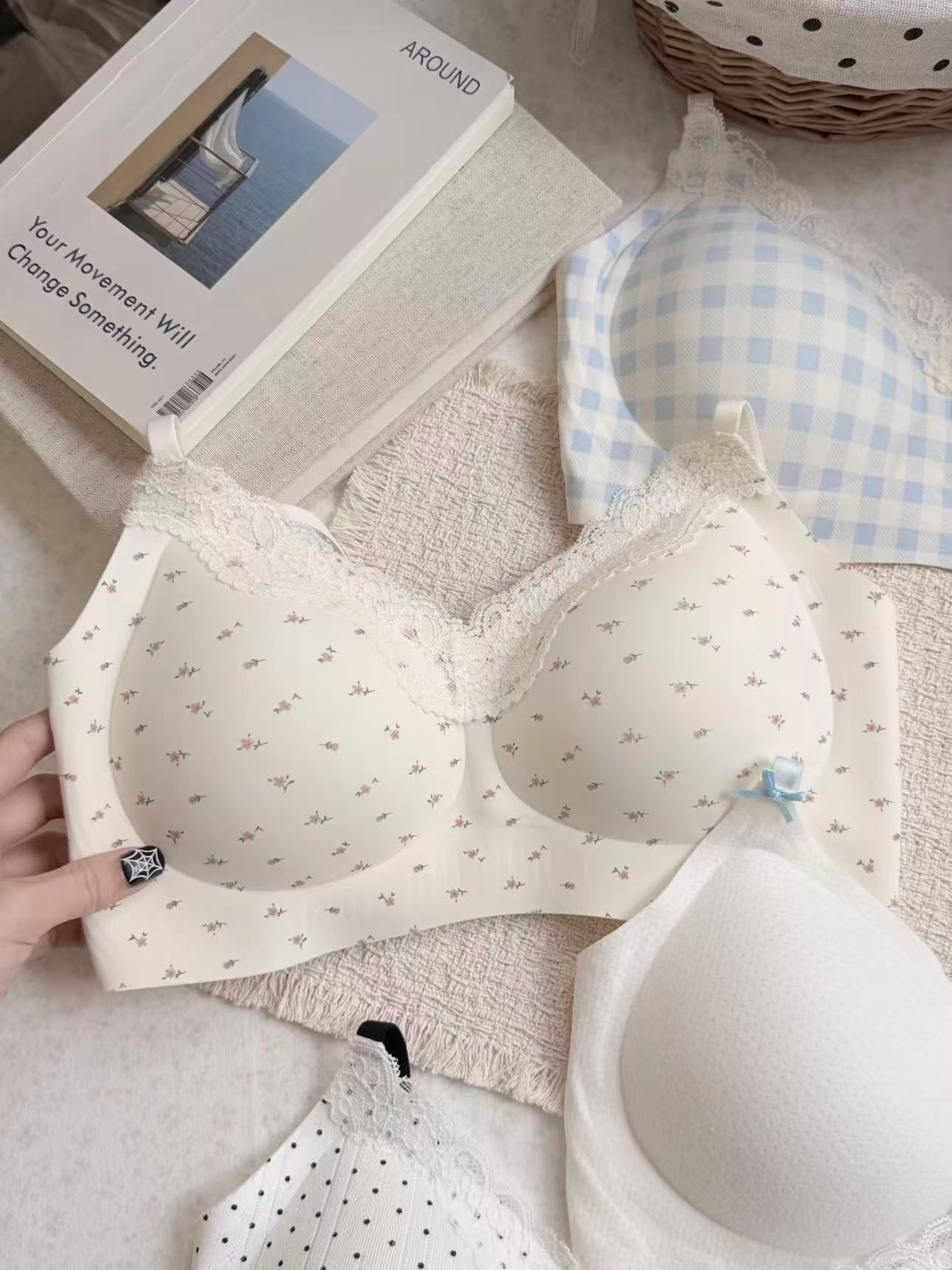 草本初色小碎花蕾丝边内衣女小胸聚拢上托收副乳透气文胸罩防下垂共3件 49元 - 线报酷