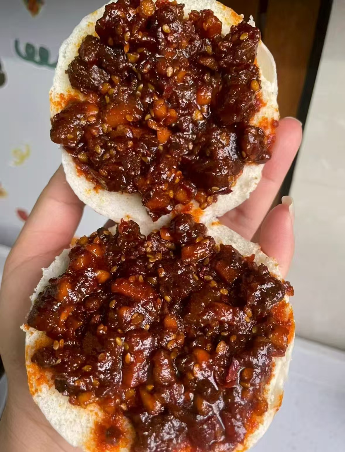鸿兴源牛肉酱大块拌饭拌面夹馍酱 19.9元 - 美泡泡