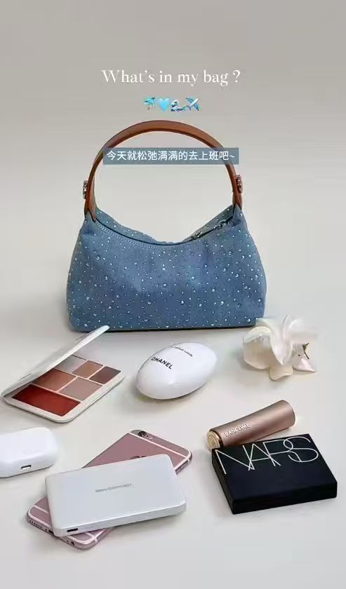 Avia爱威亚通勤女包头层牛皮精致小包水洗牛仔包礼盒款赠KT公仔挂件 112元 - 线报酷