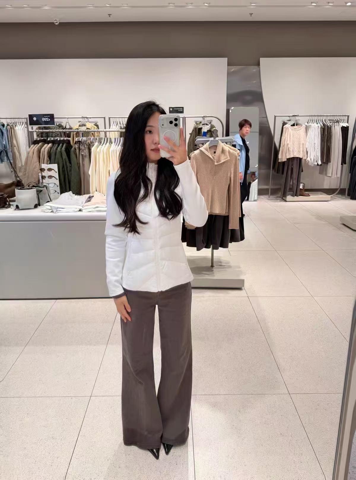 UR官方旗舰店绗缝连帽抽绳排骨棉服UWM160038 292.5元 - 线报酷