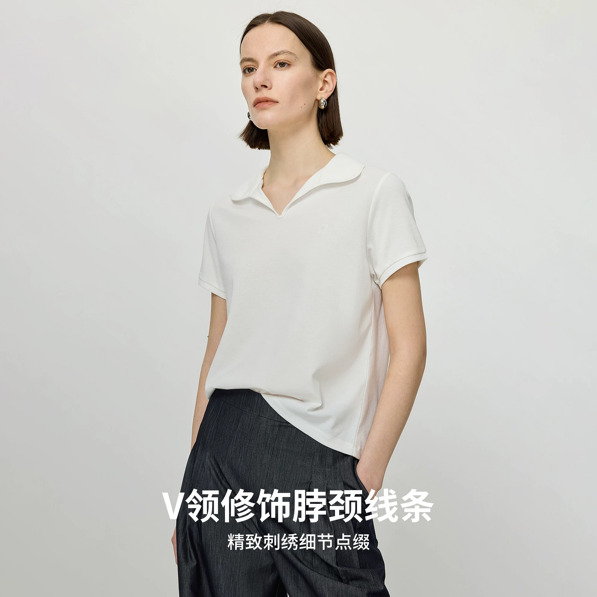 LILY 2026夏新款女装莫代尔醋酸混纺复古老钱风剪刀领通勤短袖T恤 147元 - 86线报