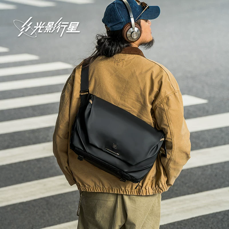 光影行星阿波罗2都市探索斜挎包中号 324元 - 折送网