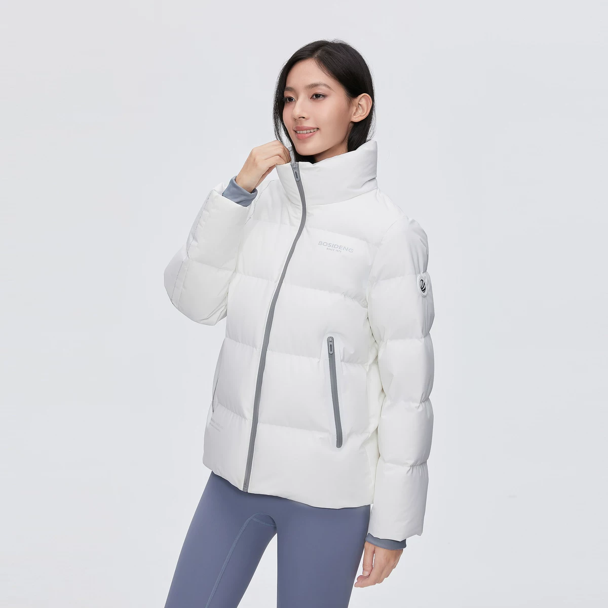 波司登蓄热防泼水抗静电短款立领羽绒服 395.24元 - 86线报