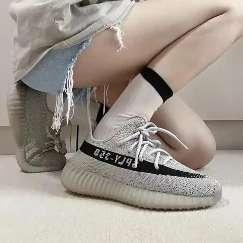 阿迪达斯 Yeezy 350 油漆条椰子鞋  269元（部分尺码贵点） 图片 1