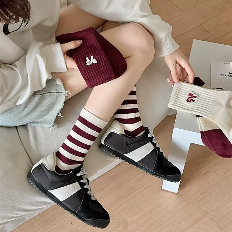 红糖年糕可爱风刺绣蝴蝶结中筒袜女条纹百搭学院风潮袜5双装 16.9元 - 86线报