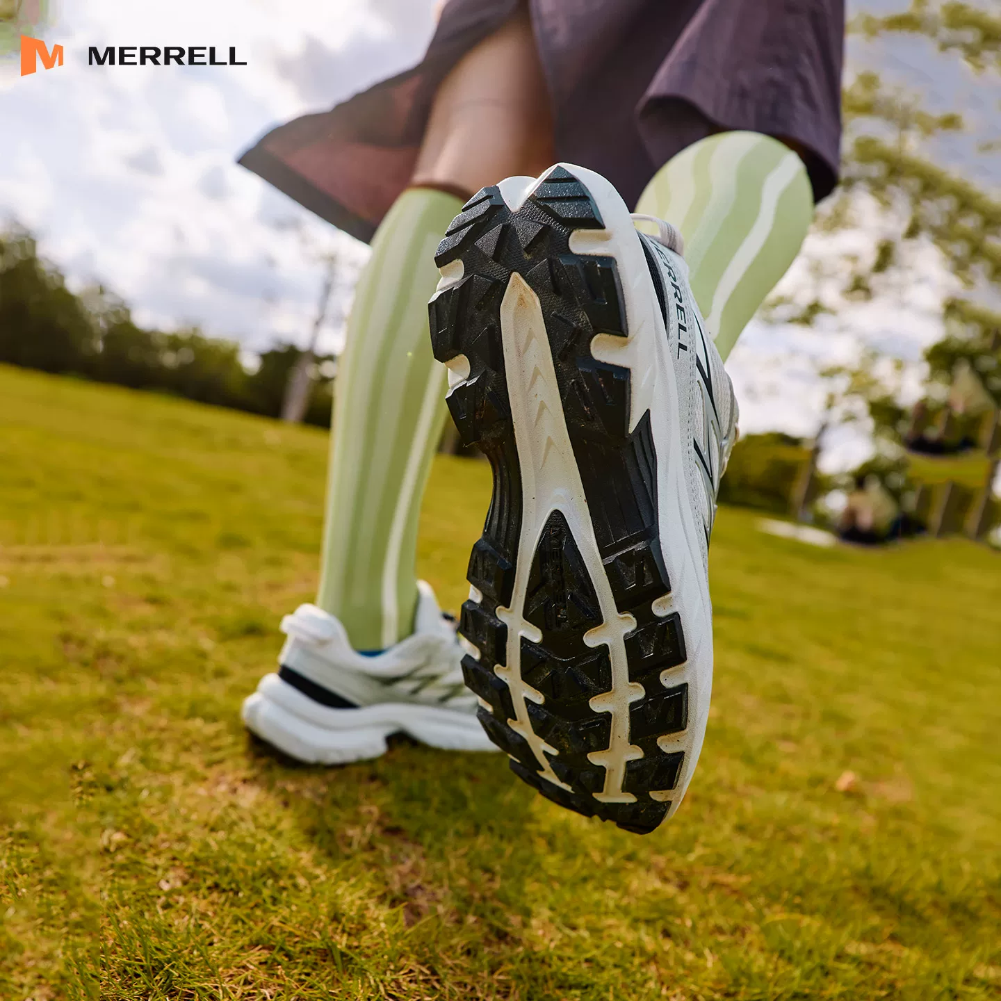MERRELL迈行Lite男女款防滑缓震徒步鞋 241.4元 - 86线报