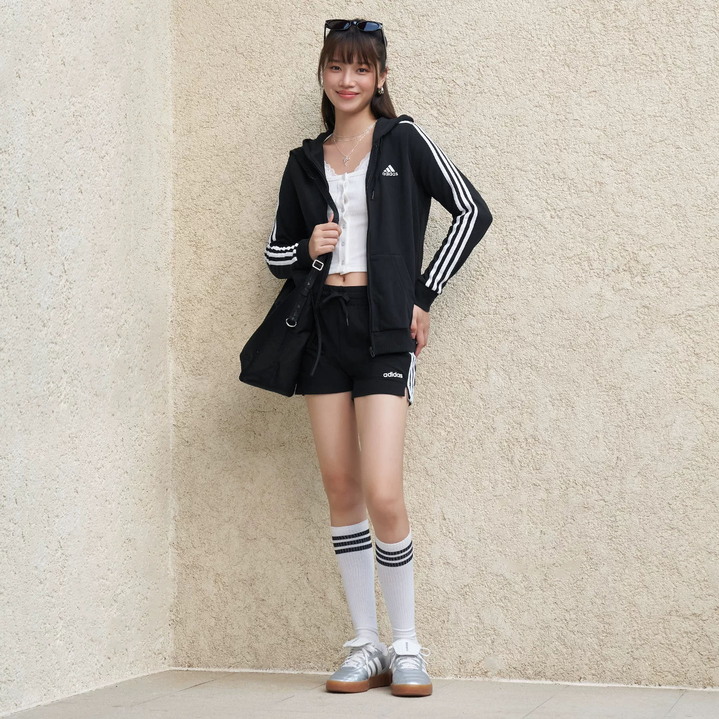 adidas三条纹毛圈布连帽夹克女款 219元 - 86线报