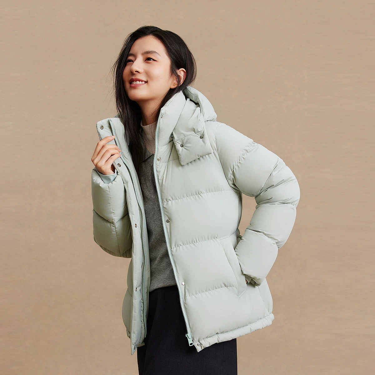 波司登白月光女款加厚连帽羽绒服B250245296含绒量90% 659.2元 - 86线报