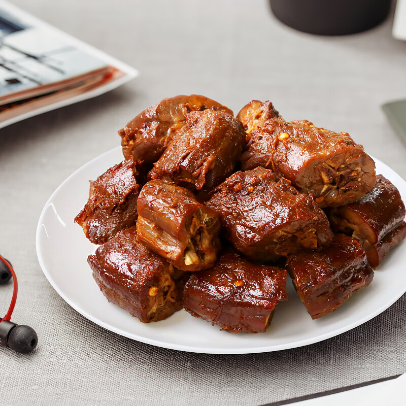 周黑鸭新鲜卤味武汉特产甜辣卤鸭脖135g 需买5件 7.98元 - 86线报