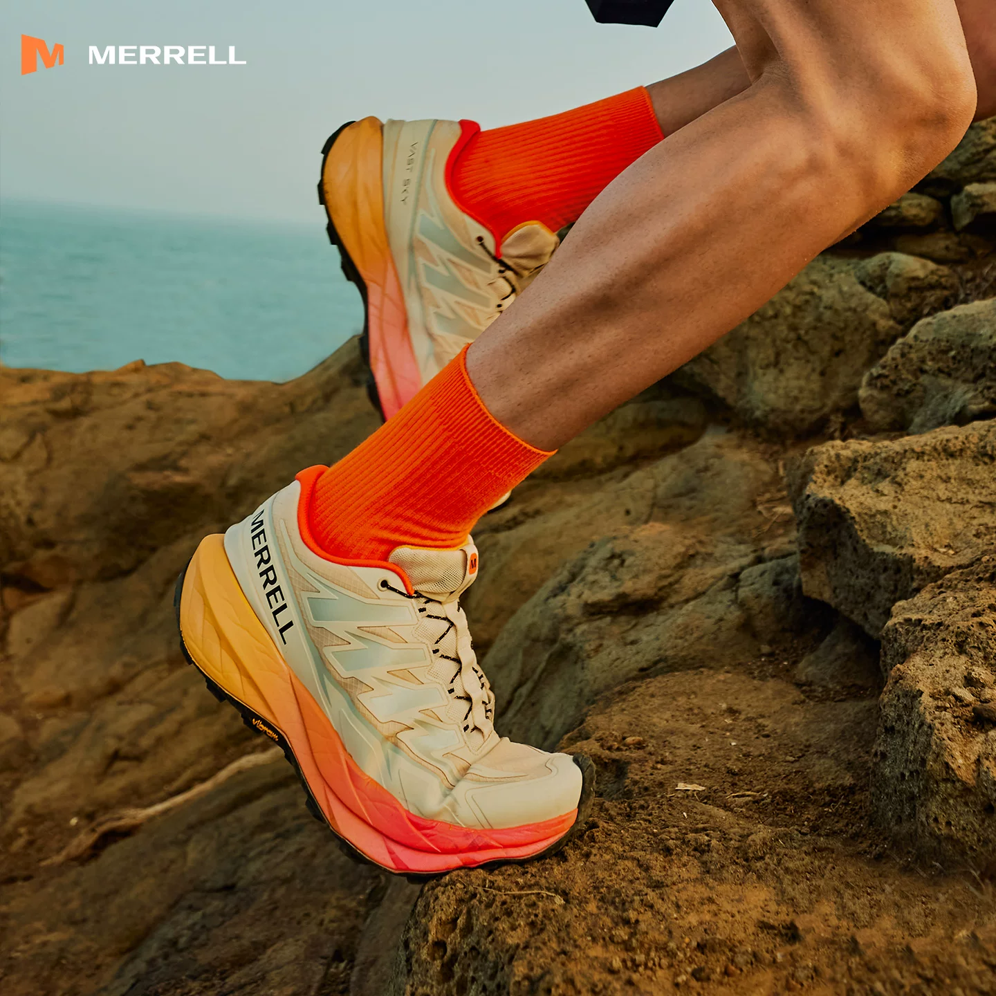 MERRELL长空男女款越野减震跑鞋MR2325101 459.98元 - 86线报