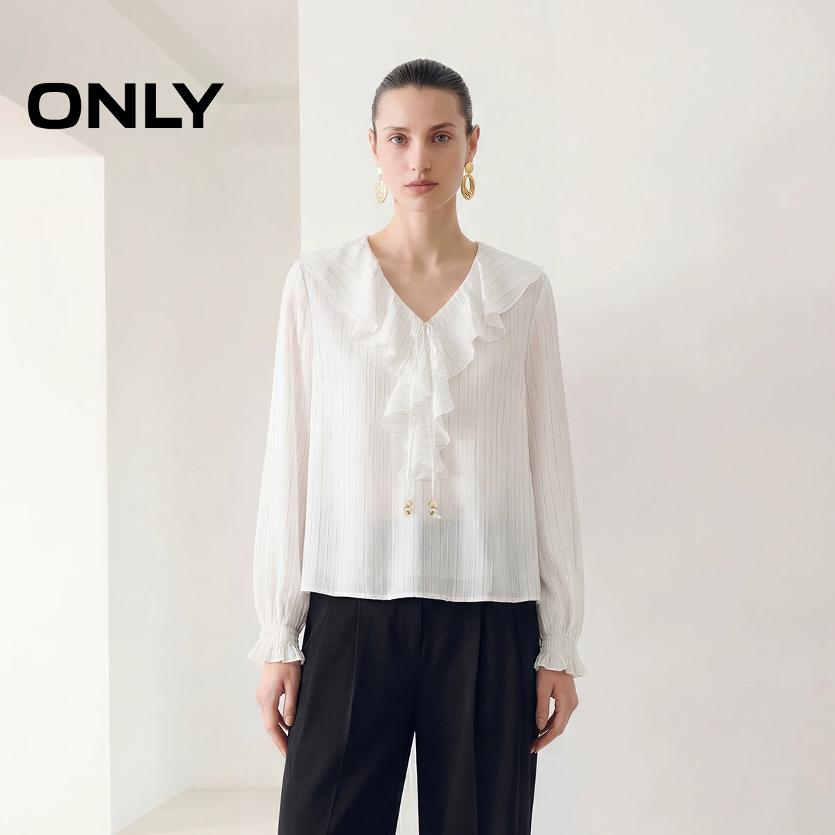 ONLY荷叶木耳边V领衬衫 169元 - 折送网