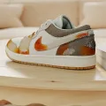 NIKE 男鞋白绿迈柔 18 厚底运动鞋缓震跑步鞋HM6803-120 券后392.5元 图片 1
