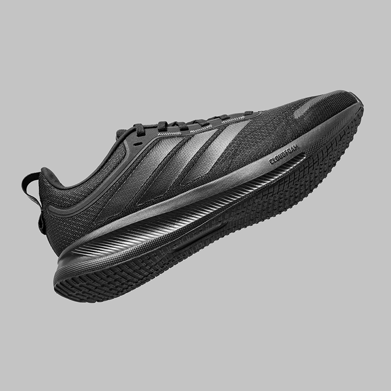 adidas JP6928透气网面轻便缓震跑步鞋 240.05元 - 86线报